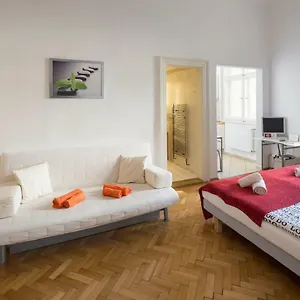 Dusni Apartment